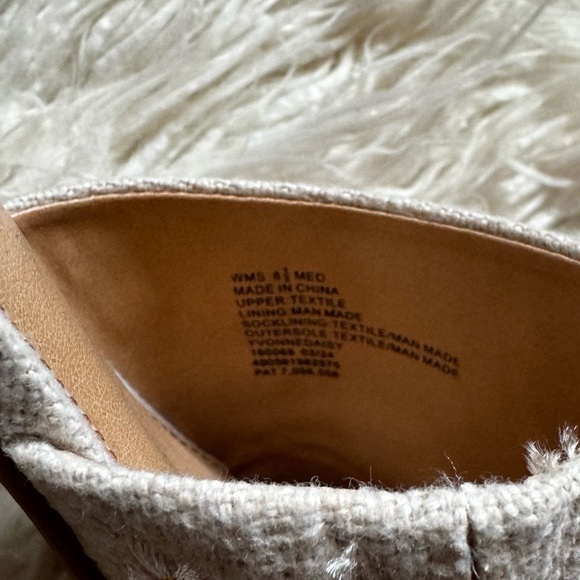 Lauren Conrad Daisy Slide Sandals - Picture 6 of 6